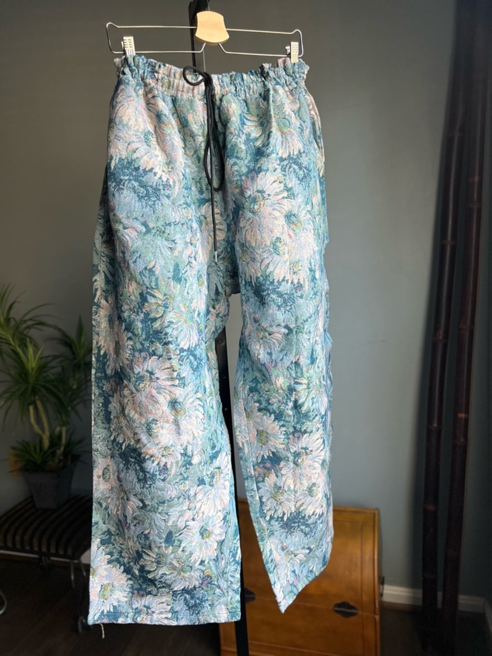 NWOT Floral Brocade Wide Leg Women’s Drawstring Pants Size 6X